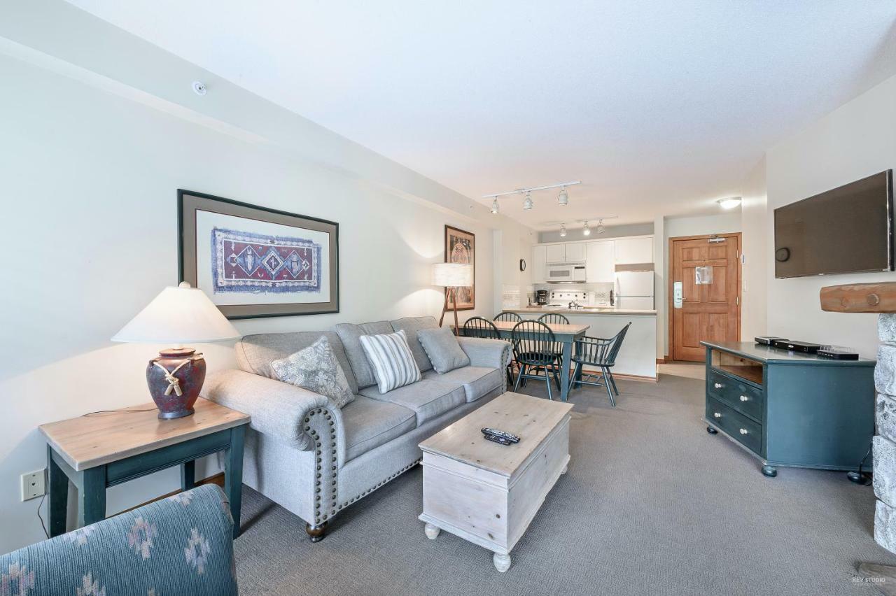 The Best Top Floor Ski-In/Ski-Out At The Aspens Whistler Exterior foto